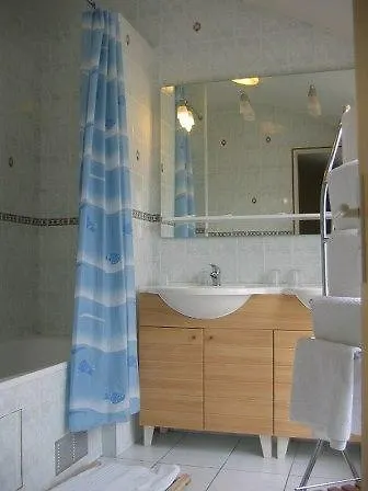 Hotel Ferney Republique *