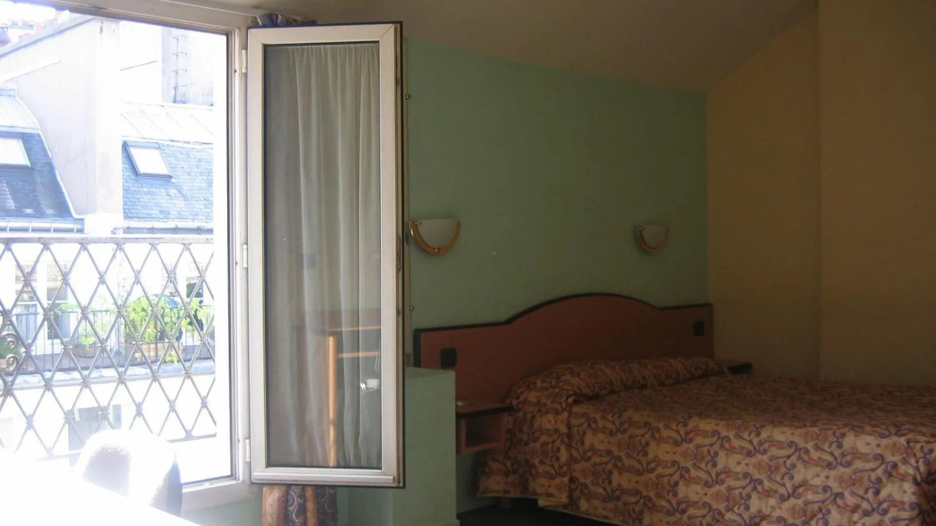 Hotel Ferney Republique *