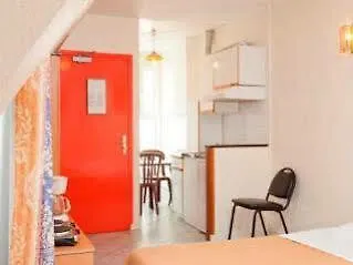 Hotel Ferney Republique Paris