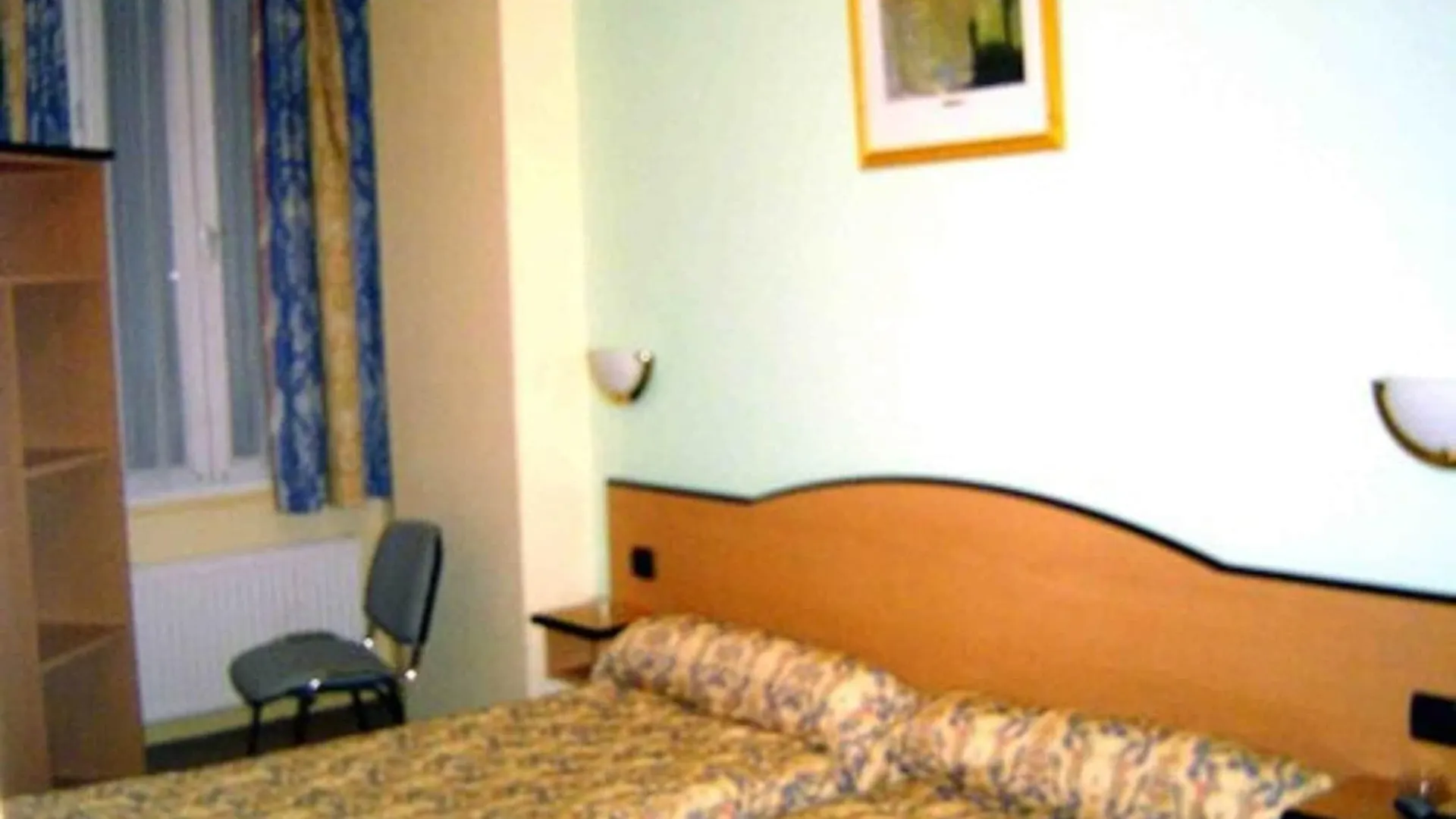 Hotell Ferney Republique *