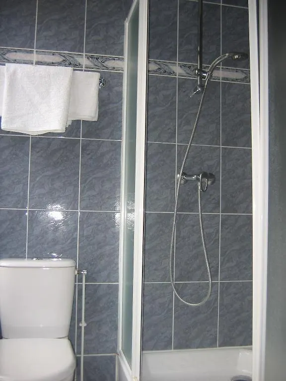 Hotell Ferney Republique *